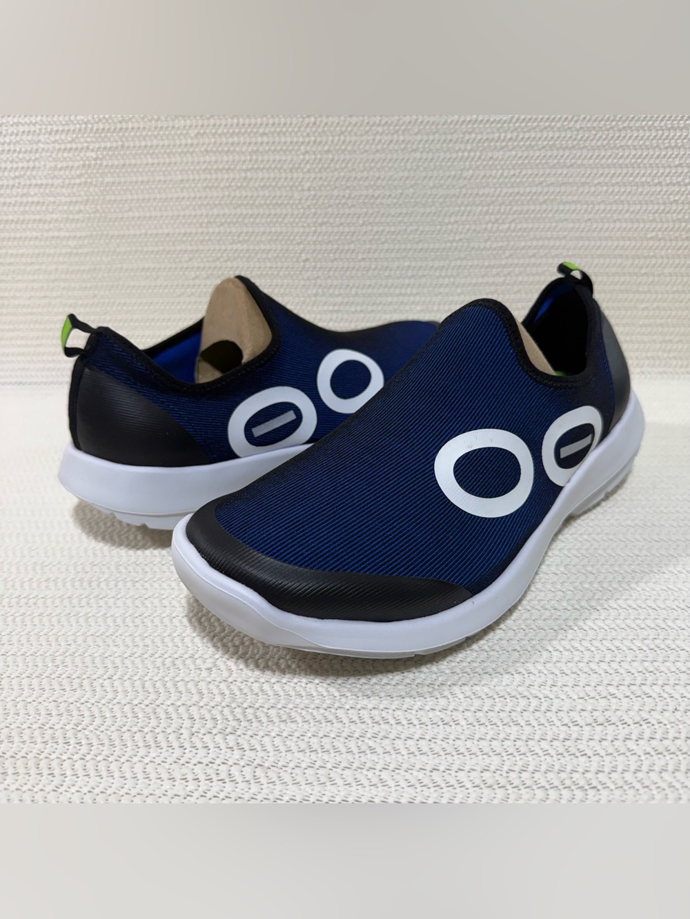 OOFOS OOMG Sport Recovery Slip On Shoes Navy Blue Men’s 9.5